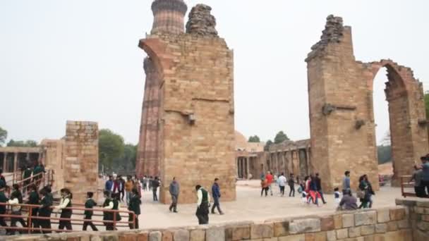 Agra India Februari 2018 Toeristen Het Rode Fort Bij Agra — Stockvideo