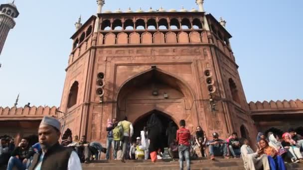 Delhi Hindistan Şubat 2018 Jama Mescidi Camii Merdivenlerinde Birçok Insan — Stok video