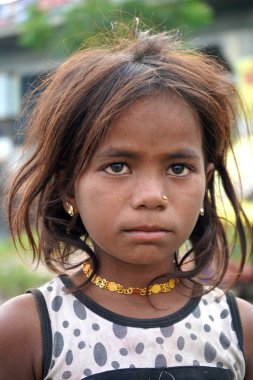 AMRAVATI, MAHARASHTRA, INDIA 2 EYLÜL 2020: Kimliği belirlenemeyen mutlu Hintli kırsal kesimdeki insanlar sabah köylerinde, Maharashtra kırsal kesimlerinde günlük yaşam tarzları.