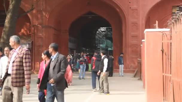 Delhi India Července 2018 Turisté Místní Obyvatelé Navštívili Historickou Pevnost — Stock video