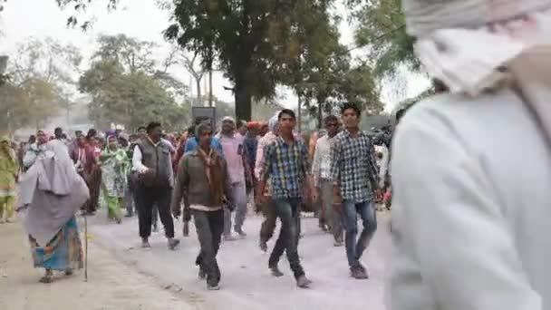 Vrindavan India Maart 2017 Pelgrims Lokale Bevolking Lopen Rond Stad — Stockvideo