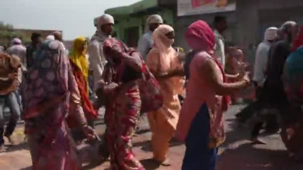 Mathura India Marzo 2017 Los Indios Bailan Juegan Con Colores — Vídeo de stock