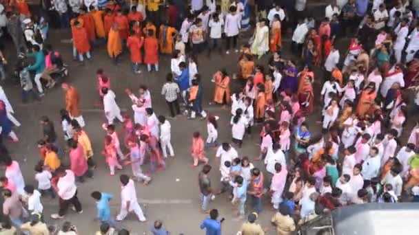 2018年9月24日 印度孟买 数千信徒聚集在加内什维萨扬的路上 标志着长达10天的加内什查图西节的结束 — 图库视频影像