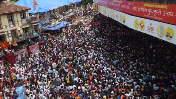 Mumbai Índia Setembro 2018 Milhares Devotos Reúnem Para Reunir Estrada — Vídeo de Stock