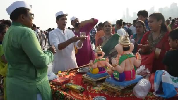 Mumbai Índia Setembro 2018 Ídolo Ganesha Levado Mar Para Imersão — Vídeo de Stock