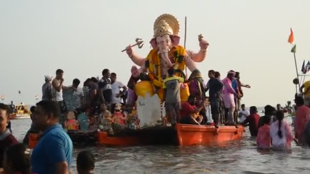 Mumbai Inde Septembre 2018 Idole Ganesha Est Transportée Mer Pour — Video