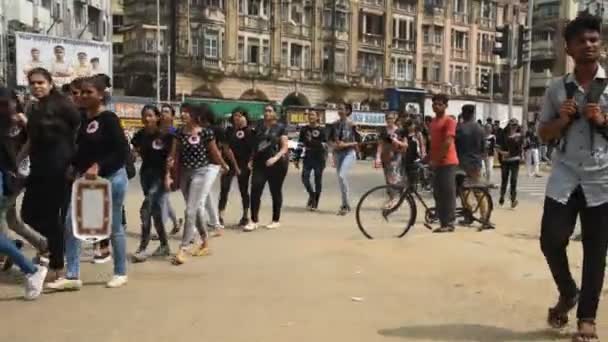 Mumbai Inde Septembre 2018 Groupe Jeunes Étudiants Entraidant Pour Nettoyer — Video