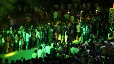 AMRAVATI, MAHARASHTRA, INDIA - 17 Eylül: Ganesh Chaturthi için Ganesh Chaturthi geçit töreni, insanlar müzik ve davullarla Ganesh Chaturthi 'yi kutluyorlar 