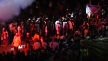 AMRAVATI, MAHARASHTRA, INDIA - 17 Eylül: Ganesh Chaturthi için Ganesh Chaturthi geçit töreni, insanlar müzik ve davullarla Ganesh Chaturthi 'yi kutluyorlar 