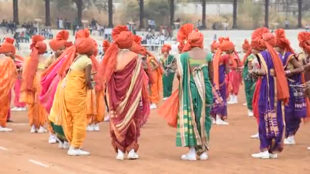 Flicka Studenter Utför Traditionell Indisk Sport Lezim Med Anledning Indien — Stockvideo