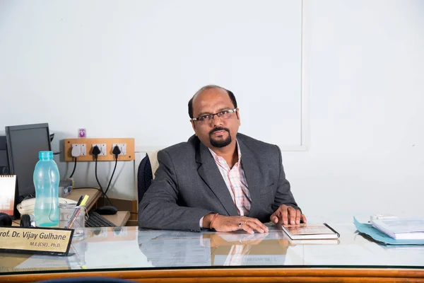 Nagpur Maharashtra India April 2016 Unidentified University Professor Sitting Chair — Photo