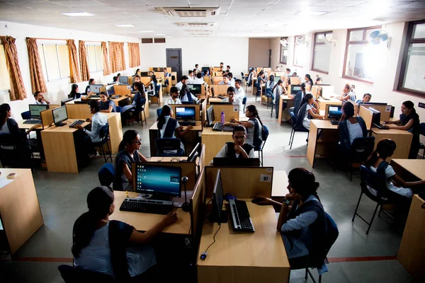 Nagpur Maharashtra India Abril 2016 Jóvenes Estudiantes Identificados Tecnología Información —  Fotos de Stock