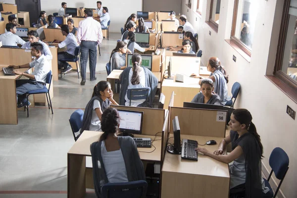 Nagpur Maharashtra India Abril 2016 Jóvenes Estudiantes Identificados Tecnología Información —  Fotos de Stock