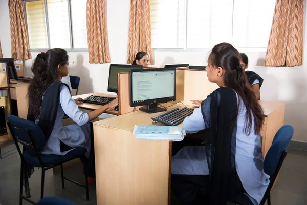 Nagpur Maharashtra Indien April 2016 Unbekannte Junge Studenten Der Informationstechnologie — Stockfoto