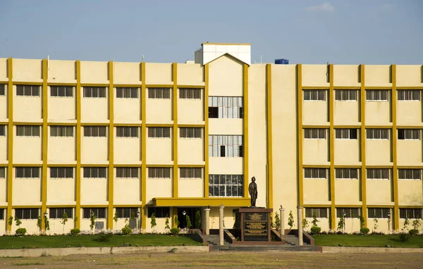 Nagpur Maharashtra India Nisan 2016 Kampüsteki Modern Eğitim Üniversitesi Binasının — Stok fotoğraf