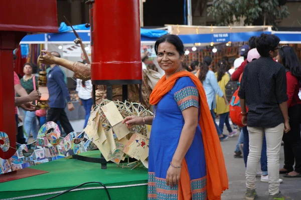 Visita Della Donna Kala Ghoda Arts Festival Mumbai — Foto Stock