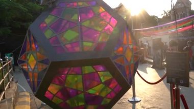 Mumbai Kala Ghoda Sanat Festivali 'nde sanat çalışmaları., 