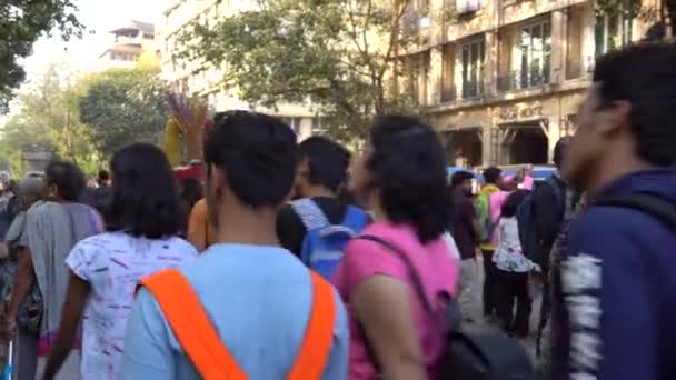 Mumbai India Febrero 2020 Gente Visita Disfruta Del Kala Ghoda — Vídeo de stock