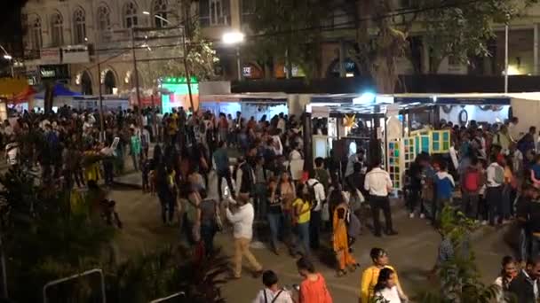 印度孟买 2020年2月5日 人们参观并欣赏 Kala Ghoda艺术节 Kala Ghoda艺术节 是孟买最受欢迎的艺术文化节 — 图库视频影像