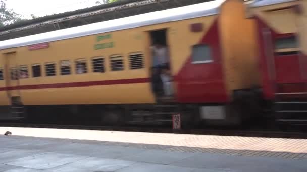 Ferrovia Indiana Ferrovie Indiane Treno Passeggeri Ferrovia Girato Dalla Finestra — Video Stock