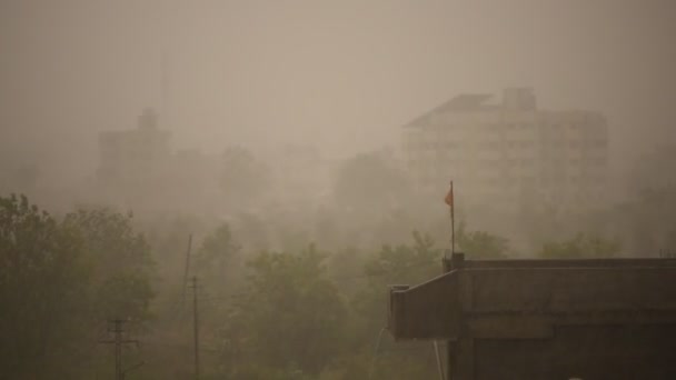 Stark Vind Blåsande Vind Regn Storm Storm Blåser Över Staden — Stockvideo