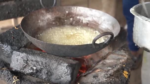 Amravati Maharashtra India Enero 2018 Hombre Identificado Haciendo Cocinando Alimentos — Vídeo de stock