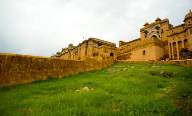 Amer Kalesi, Jaipur 'un mimarisi, Hindistan ve UNESCO' nun Dünya Mirası Alanının başlıca turistik merkezlerinden biri..