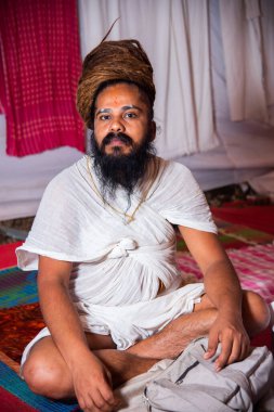 NASHIK, INDIA, 27 Ağustos 2015: Kumbh Mela 'daki kutsal adam Hindu sadhu' nun portresi