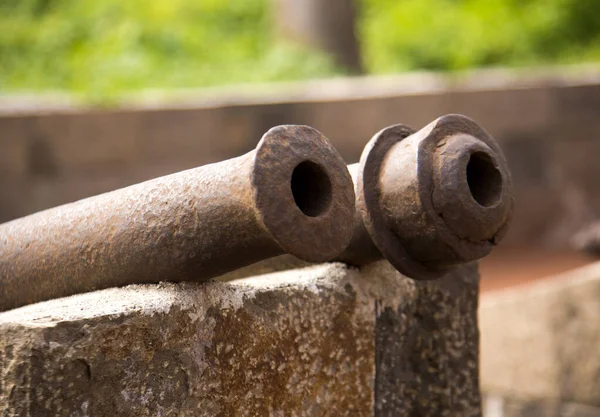 Hindistan 'daki Daulatabad Kalesi' nde eski bir Müslüman topu. MS 14. yüzyıl