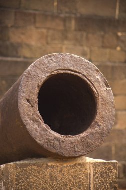 Hindistan 'daki Daulatabad Kalesi' nde eski bir Müslüman topu. MS 14. yüzyıl