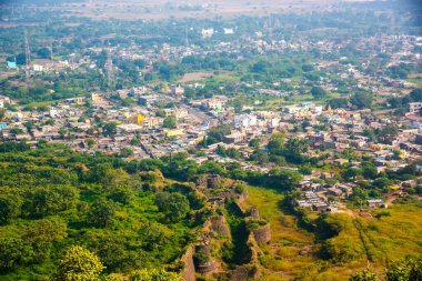 Daulatabad şehir manzarası Devgiri Kalesi, Aurangabad, Maharashtra, Hindistan.