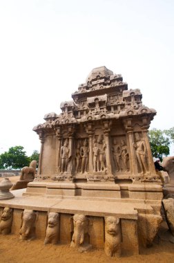 Mahabalipuram 'daki Panch Rathas Monolitik Hindu Tapınağı. Büyük Güney Hindistan mimarisi, etkileyici mimari alanı. Güney Hindistan 'daki Dünya Mirası, Tamil Nadu, Mamallapuram