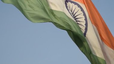 Üç renkli dalgalı Hint bayrağının yakın plan çekimi..