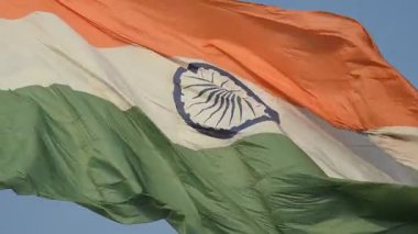 Üç renkli dalgalı Hint bayrağının yakın plan çekimi..