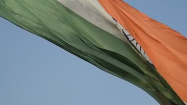 Üç renkli dalgalı Hint bayrağının yakın plan çekimi..