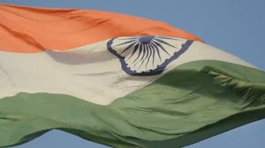 Üç renkli dalgalı Hint bayrağının yakın plan çekimi..