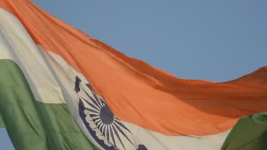 Üç renkli dalgalı Hint bayrağının yakın plan çekimi..