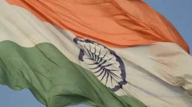 Üç renkli dalgalı Hint bayrağının yakın plan çekimi..