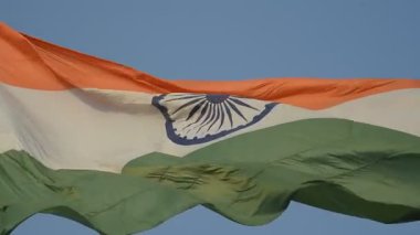 Üç renkli dalgalı Hint bayrağının yakın plan çekimi..