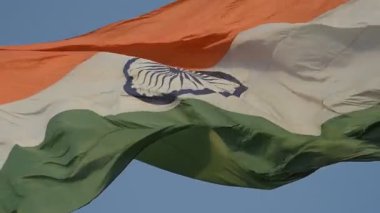 Üç renkli dalgalı Hint bayrağının yakın plan çekimi..