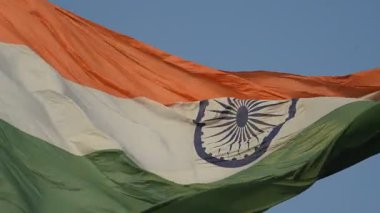 Üç renkli dalgalı Hint bayrağının yakın plan çekimi..