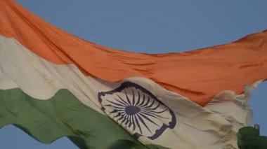 Üç renkli dalgalı Hint bayrağının yakın plan çekimi..