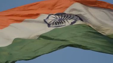 Üç renkli dalgalı Hint bayrağının yakın plan çekimi..