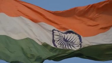 Üç renkli dalgalı Hint bayrağının yakın plan çekimi..