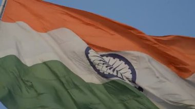 Üç renkli dalgalı Hint bayrağının yakın plan çekimi..