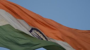 Üç renkli dalgalı Hint bayrağının yakın plan çekimi..
