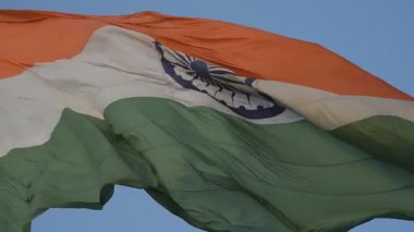 Üç renkli dalgalı Hint bayrağının yakın plan çekimi..