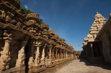 Kailash Nath Shiva Tapınağı, Kanchipuram, Tamil Nadu, 8. yüzyıl, Kailasanatha tapınağı Kanchipuram 'ın en eski tapınağıdır.