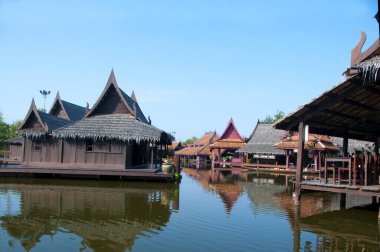 Tayland 'ın tarihsel olarak önemli yapılarının bölgeye yayıldığı Antik Siyam..