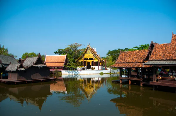 Tayland 'ın tarihsel olarak önemli yapılarının bölgeye yayıldığı Antik Siyam..